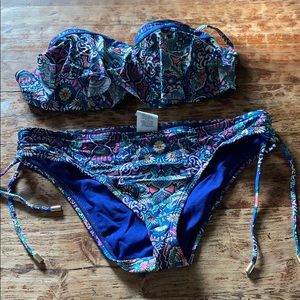 Laundry size m bikini top l bottoms.